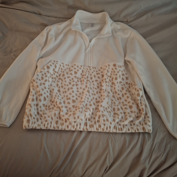 Athletic Works Women's White With Animal Print Pullover - Picture 3 of 8